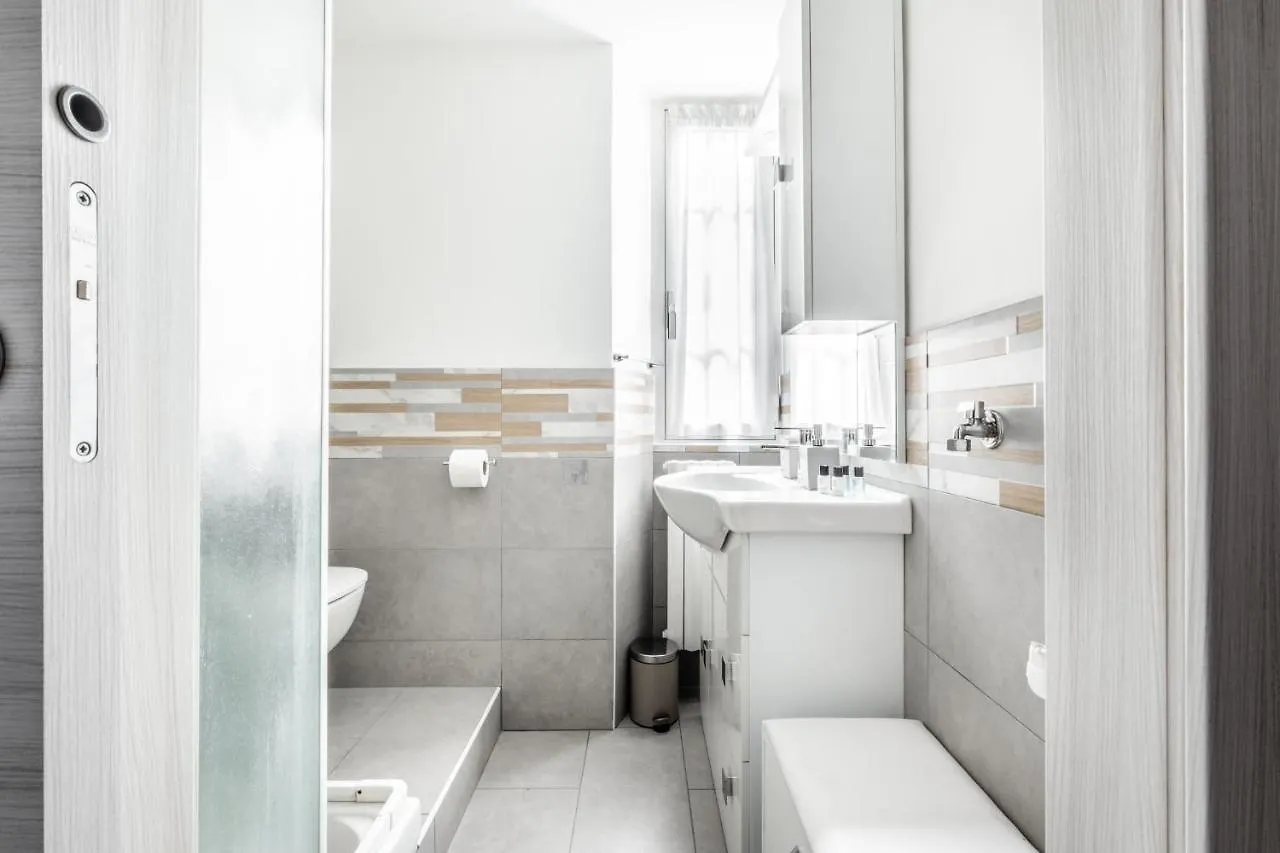 Pretty House Navigli-Duomo Netflix & Design Apartment Milan Italy