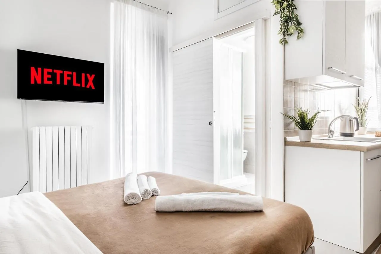 Pretty House Navigli-Duomo Netflix & Design Apartment Milan
